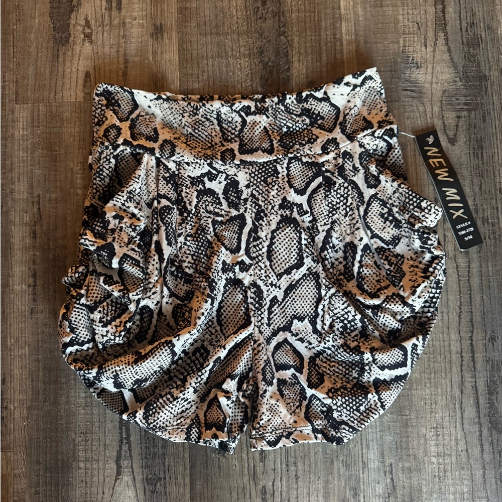 New Mix High Waist Snake Print Shorts - Black and White